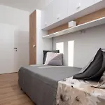 Adeo, Uvala Jazine, * Zára