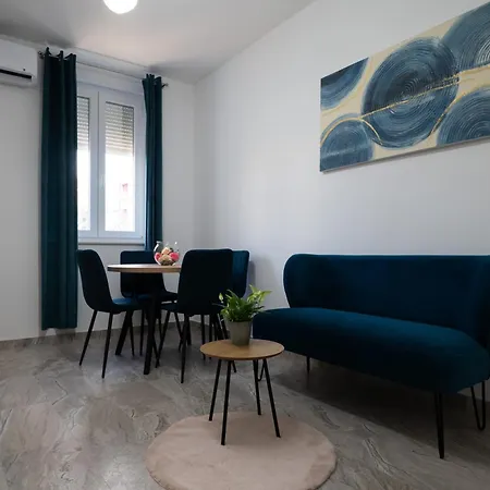 Adeo, Uvala Jazine, Apartman