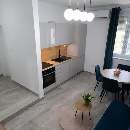 Adeo, Uvala Jazine, Apartment